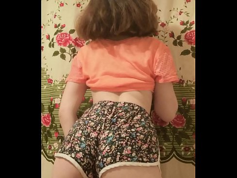 ❤️ Tânără sexy care se dezbracă de pantaloni scurți în fața camerei de filmat at ro.porn33.top ❌️